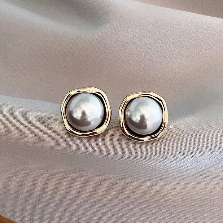 SOPHISTICATED BLACK PEARL EARRINGS